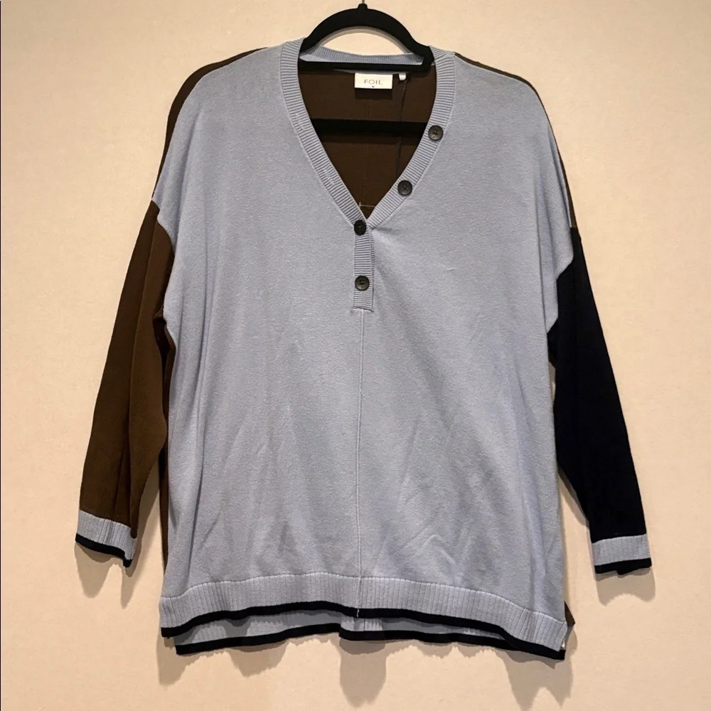 Foil - Women's Colour Vision Sweater. V-neckSize XL. Ice Blue Mix.  NWT
